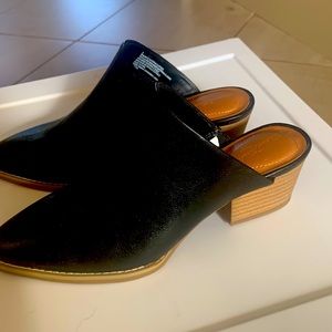 Black mule shoes    Never worn size 6